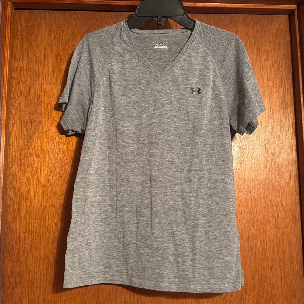 Under Armour Women’s Heather Gray V-Neck Tee